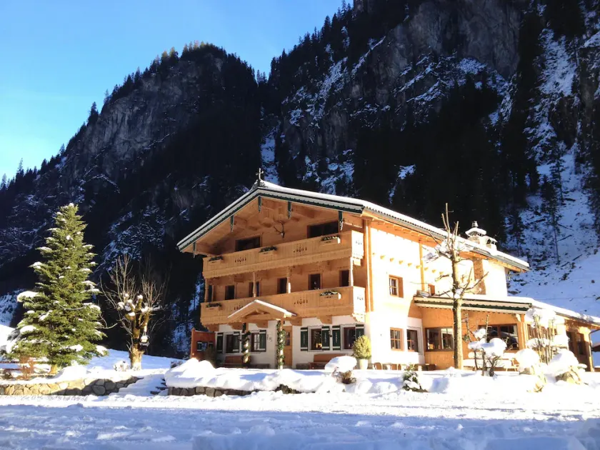 Dreamlike alpine house in Mayrhofen near the lift - Image 1