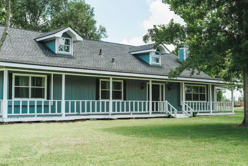 Big Beautiful Family Home Near Park - Image 1
