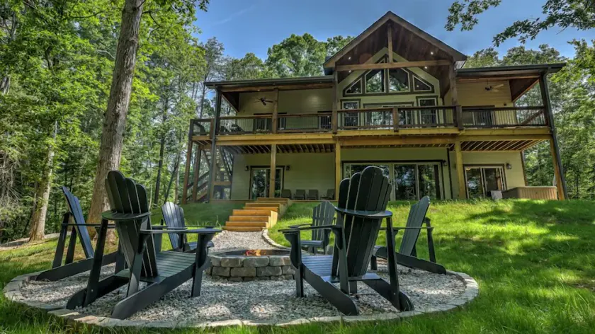 Whitetail Bluff - Hot Tub | Shuffleboard | Arcade Game | Firepit - Image 1