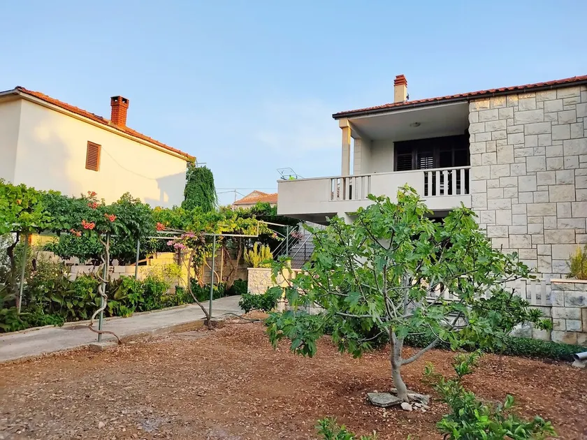 Apartment Karlo, (16312), Supetar, hr - Image 1