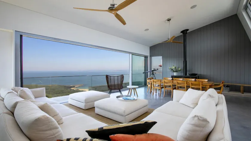 The Lookout @ Killcare - 4 bedroom architecturally designed house with amazing ocean and bush views - Image 1