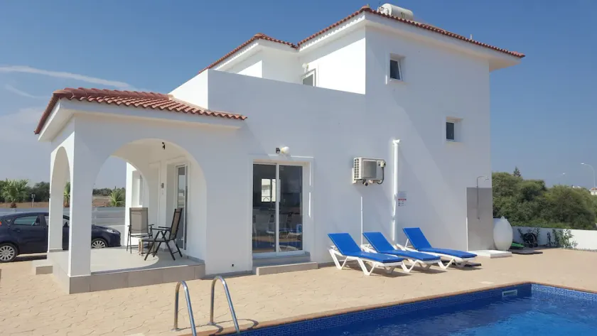 Villa Harsha, SeaViews, Pool, WIFI, 2min zum Wasserpark 5min nach Ayia Napa - Image 1