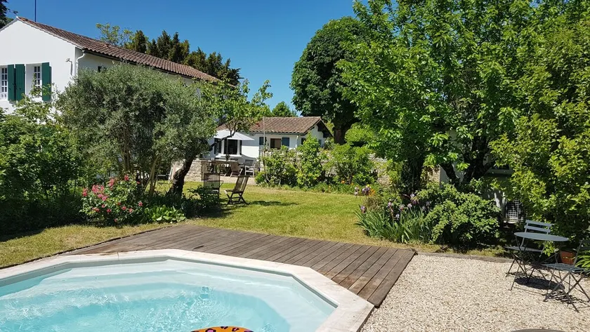 8 pers / House and charming garden -calme garanti- with swimming pool in town - Image 1