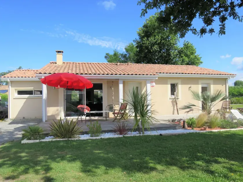 Schönes alleinstehendes Ferienhaus für 6 Leute mit  W-LAN, TV, Terrasse und Haustiere erlaubt - Image 1