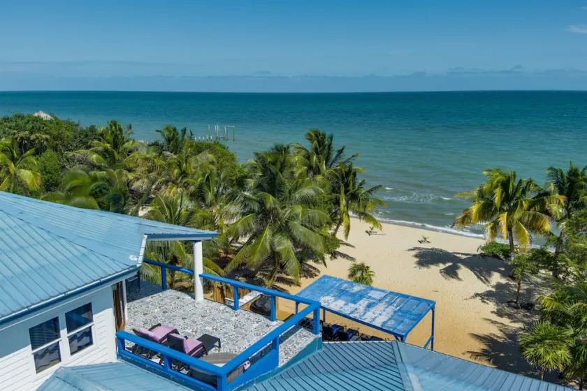 Group Friendly: 3-Bedroom Beachfront Condo - Image 1