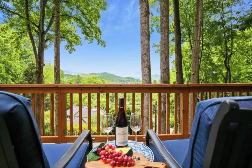 Walk to Main St., Pets OK, Close to Farmers Market, 30 min to Hatley Pointe - Image 1