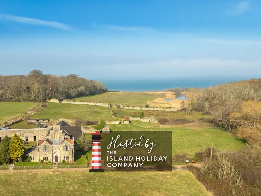 The Old Abbey Farmhouse - Stay at Quarr Abbey Monastery - Pet-Friendly Farmhouse with History & Countryside Views, surrounded by woodland & nature - Image 1