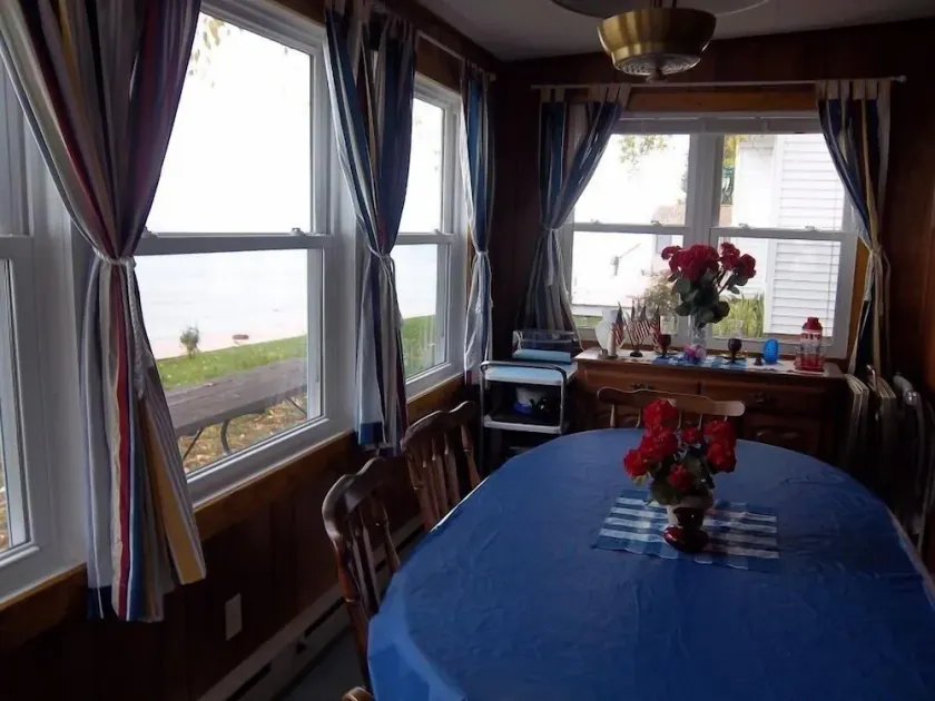 Tawas city Waterfront Escape - Image 1