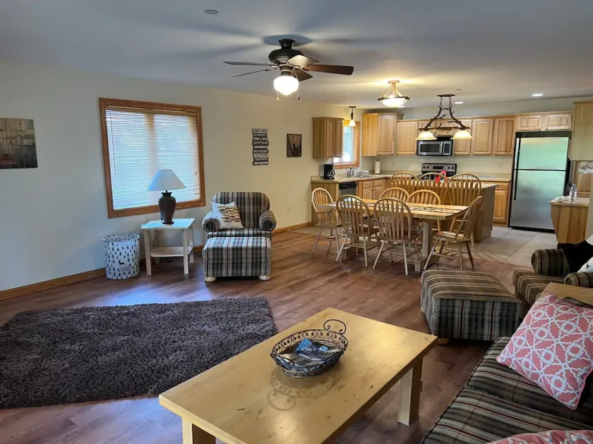 Golf Cart available! Gorgeous Golf & Lake Condo with heated pool - Image 1