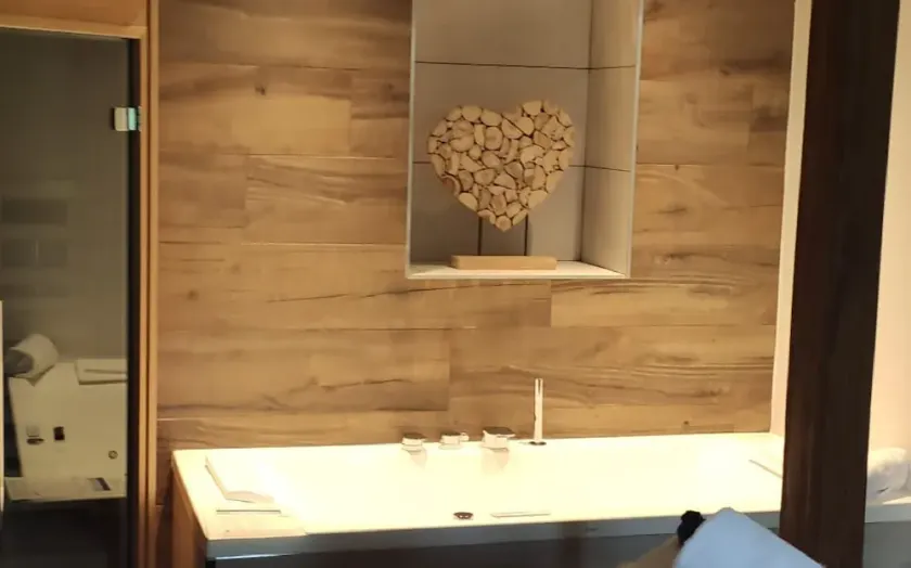 Luxury residence in Métabief, suites, apartments, private spa and sauna - Image 1
