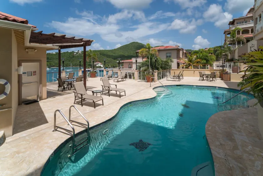 Grande Bay~RENOVATED~Parking Spot~Walk to Restaurants and beaches - Image 1