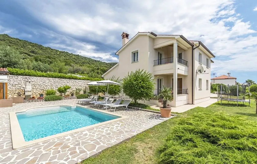 Quiet and beautiful house with amazing sea view and outside kitchen by the pool - Image 1