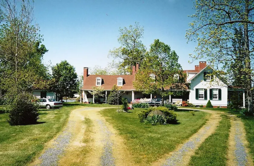 Renoverat Historic Waterfront Hem med pool, Dock, 200 tunnland - Image 1