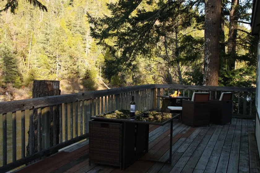 Private Riverfront Home with deck on the Beautiful Smith River - North Coast, Ca - Image 1