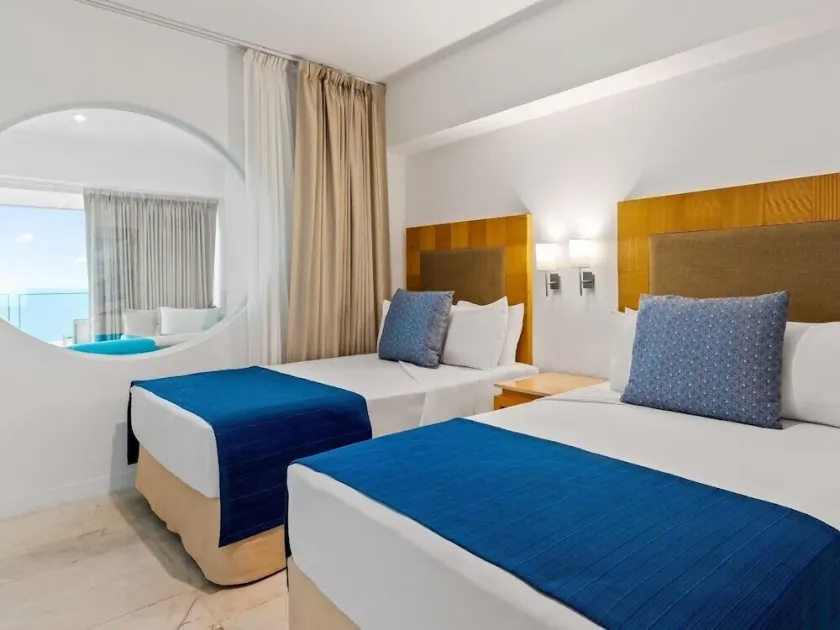 Spacious 1 BR Condo with Golden Beaches and Infinite Pools - Image 1