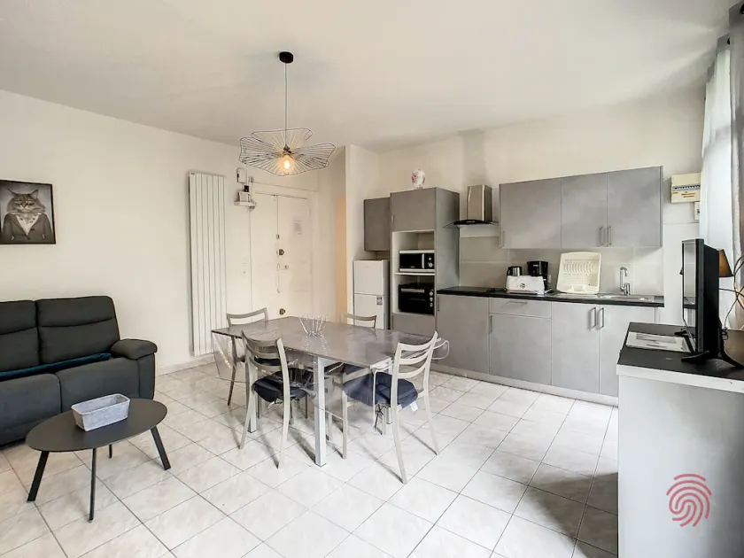 Spacious 2BR Apartment in Lamalou-les-Bains, Near Thermal Baths, Pet-Friendly, Free Parking - Image 1