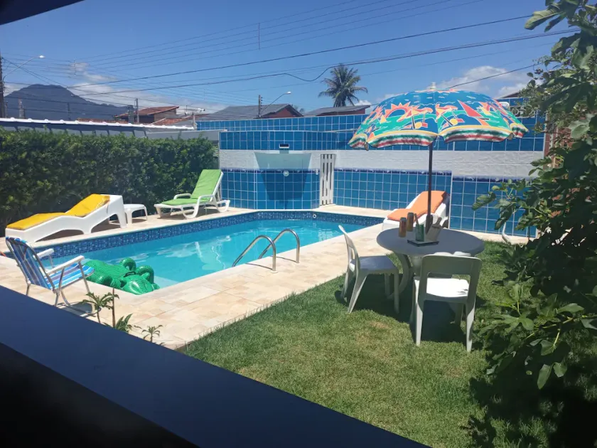 COZY GROUND FLOOR HOUSE 100M FROM THE BEACH. - Image 1