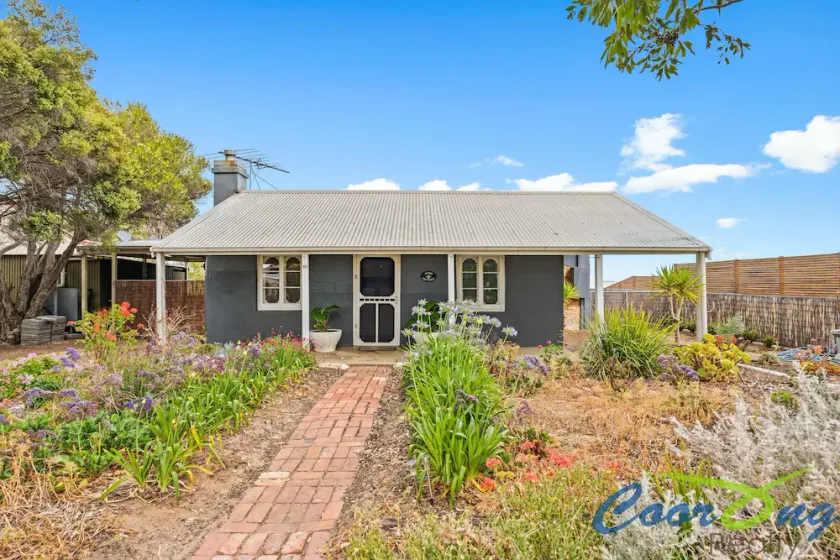 Hyde Cottage - Image 1