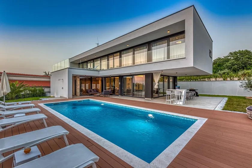 Luxury Villa Eleven near Rovinj for 10 persons only 4 km from the Beach - Image 1