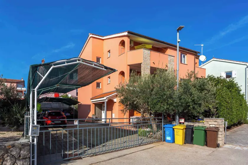 Holiday apartment mit Klimaanlage und Balkon - Image 1