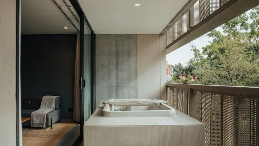 Provenza-AC-Balcony-Deluxe-Jacuzzi- Wake 312 - Image 1