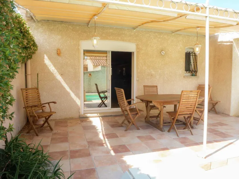 Schickes Narbonne Pool-Retreat - Image 1