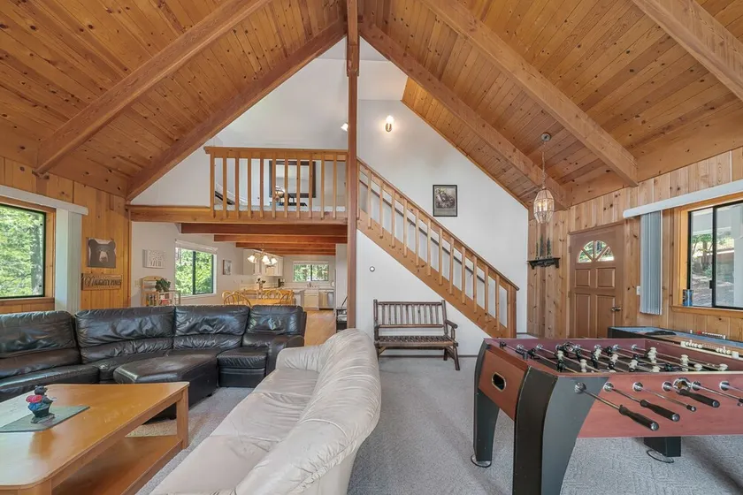 NAUGHTY PINES - PET FRIENDLY CABIN STEPS AWAY FROM HIKING TRAILS - Image 1