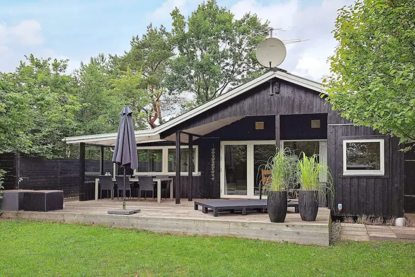 6 person holiday home in Hadsund - Image 1
