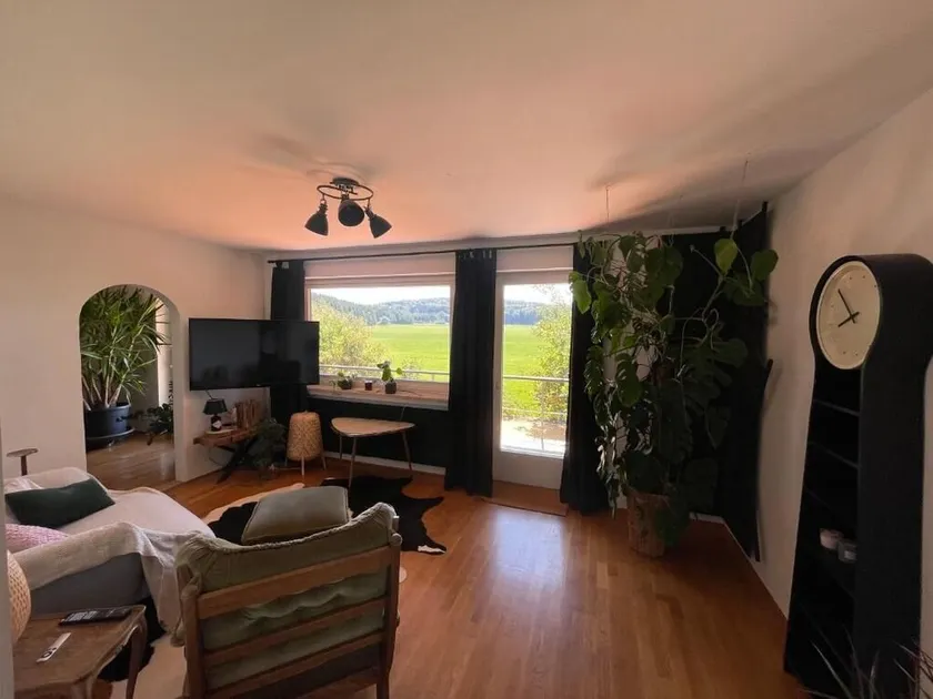Großes Apartment mit Balkon im Grünen zum wohlfühlen und entspannen - Image 1