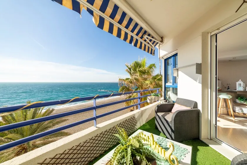 Apartment \"Ocean Views, Paseo Marítimo\" with Terrace and Wi-Fi - Image 1
