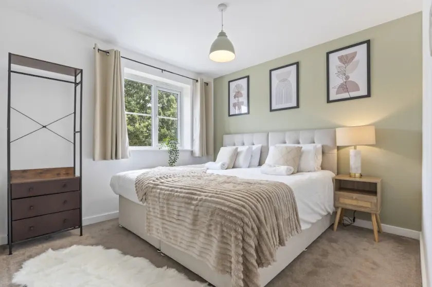Charming House in Leamington Spa with Free Parking - Image 1