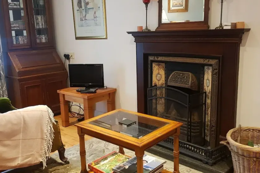 3 Bed Townhouse - Sleeps 6 - Pet Friendly - Image 1