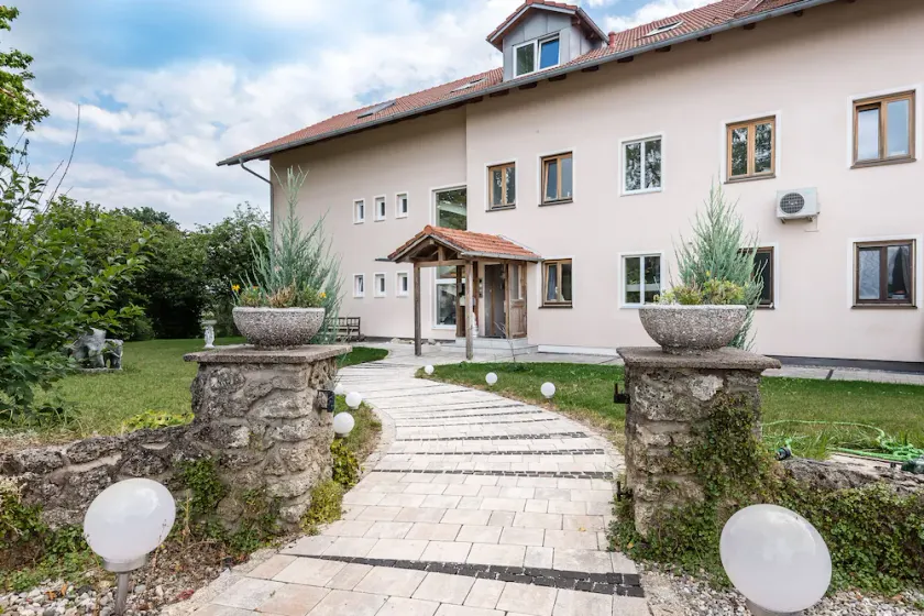Fully equipped vacation apartment with large terrace, 60 m² - Image 1