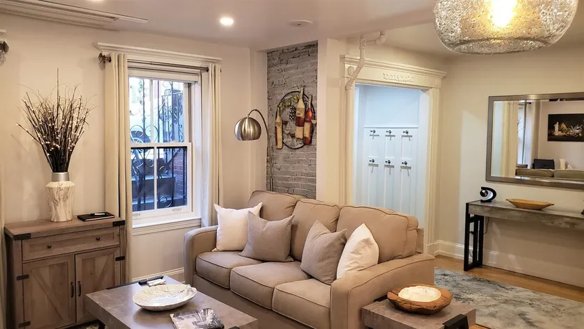 Modern, Smart 1Bed -Private Entry. Boston's Best Location Close to Everything - Image 1