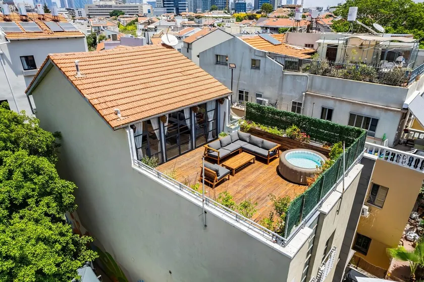 MAMAD, Penthouse & Jacuzzi in Neve Tzedek by FeelHome - Image 1