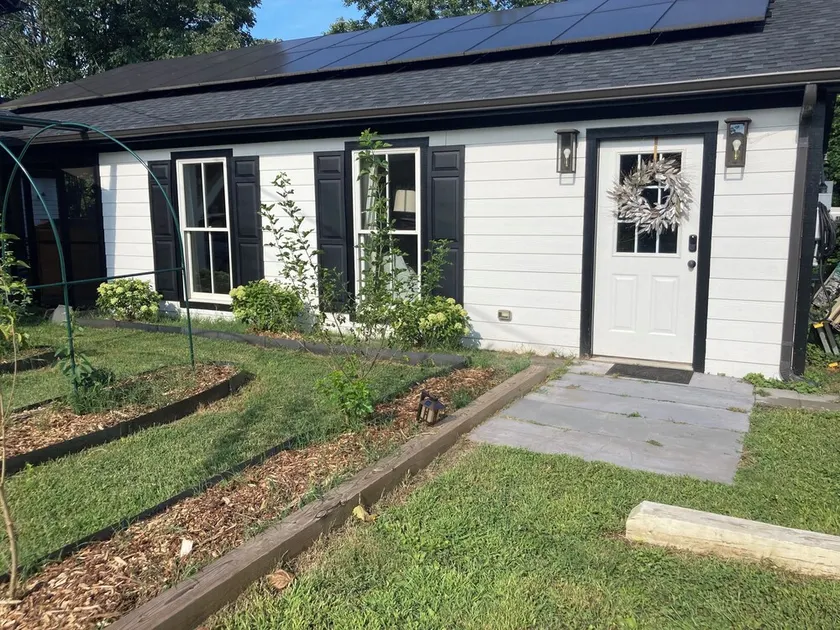 Belmont Carriage House - Image 1