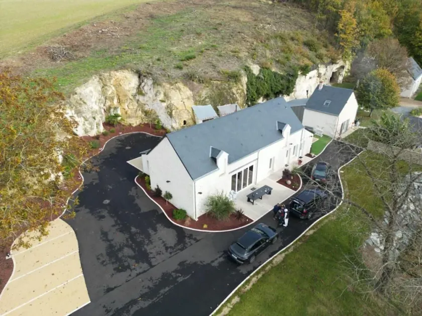 Luxurious Getaway: Private Jacuzzi, Sports Facilities, Near Loire Castles & Beauval Zoo - Image 1