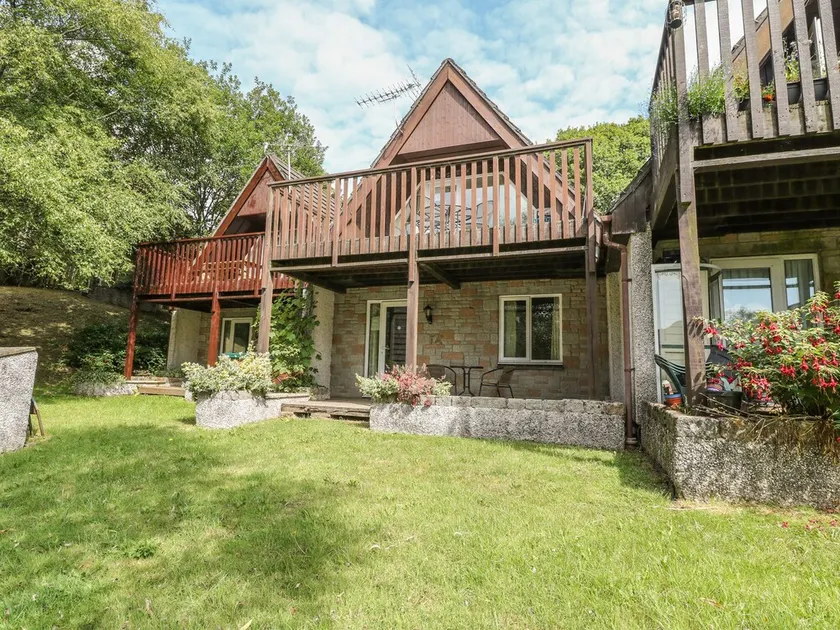 RUNNING WATERS, pet friendly, with pool in Callington - Image 1