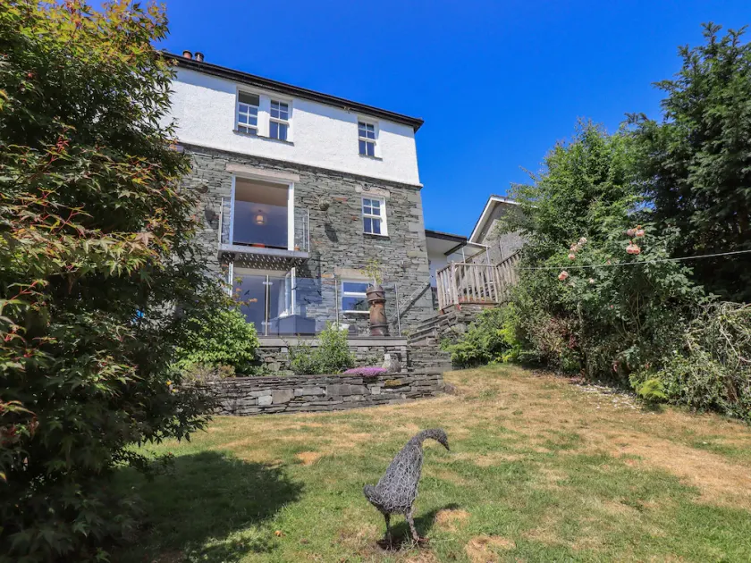 TIMLEY KNOTT, pet friendly, character holiday cottage in Coniston - Image 1
