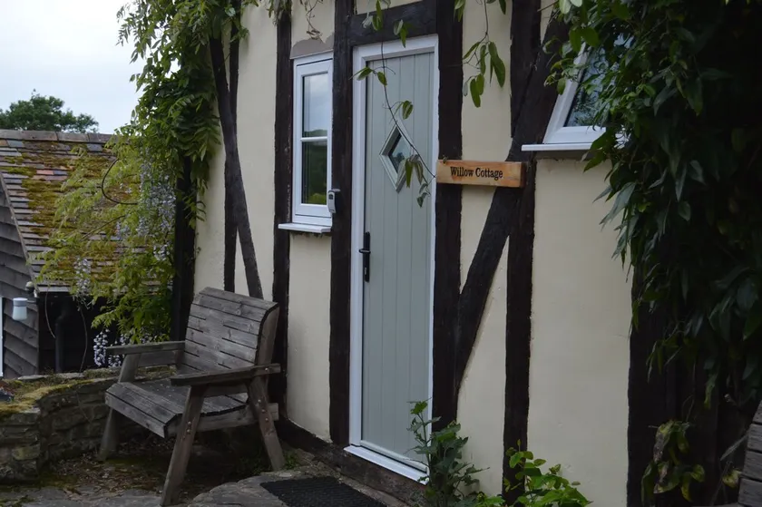 Willow Cottage - sleeps 2 guests  in 1 bedroom - Image 1