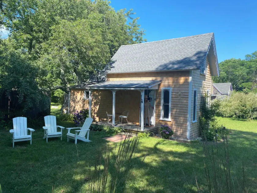 Cozy Beach Cottage - Image 1