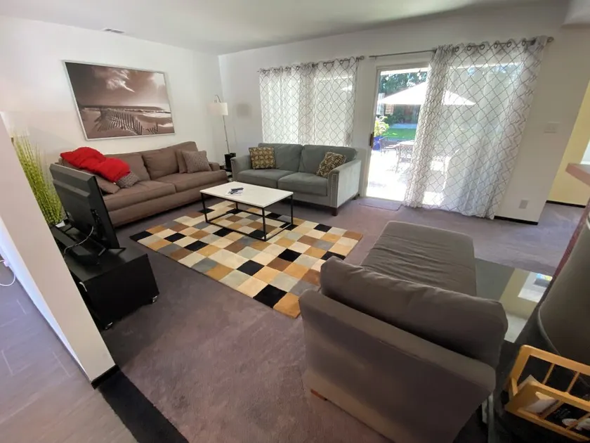 Charming 3BR House in Prime Sherman Oaks Location - Image 1