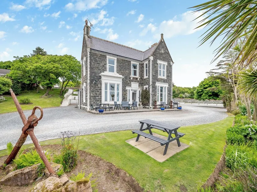 7 bedroom accommodation in Portpatrick - Image 1