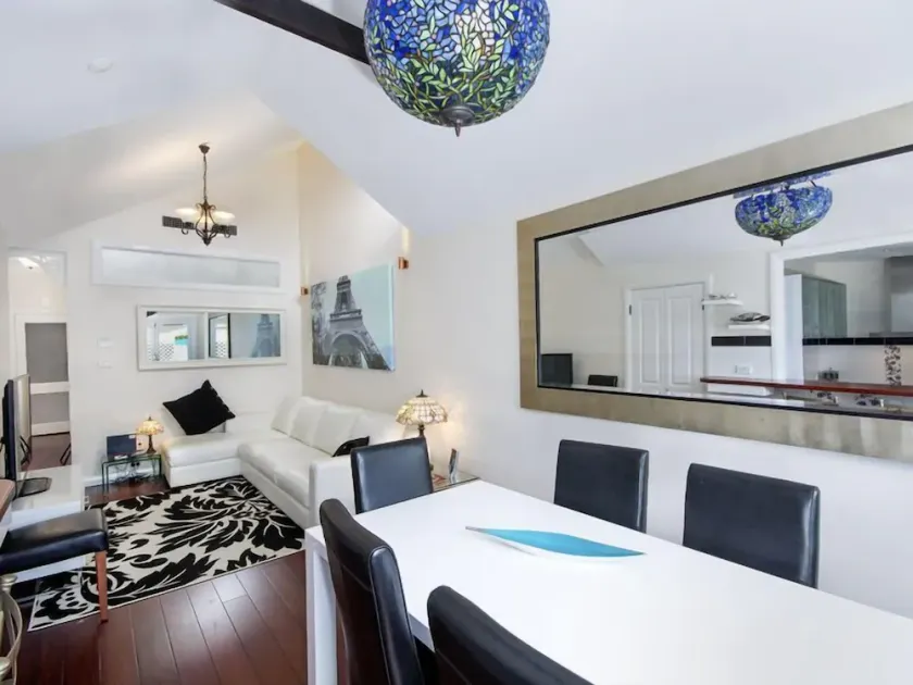 Cooks Hill Chalets - Petite Chalet - Image 1