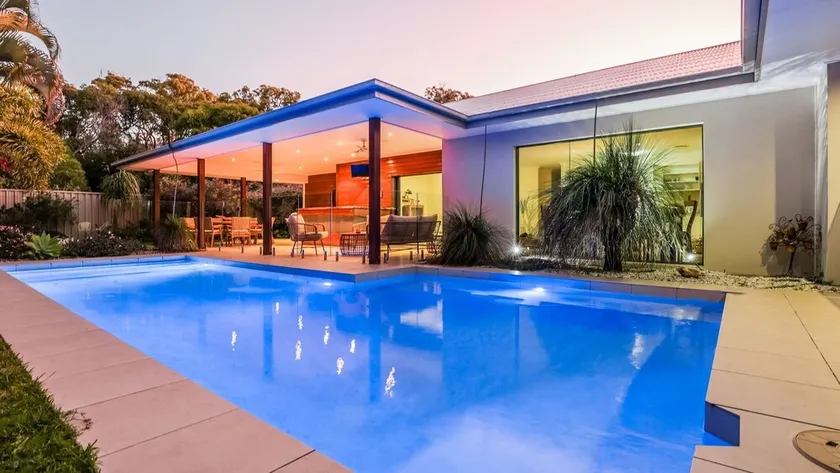 Sunset Shores beach house - Image 1