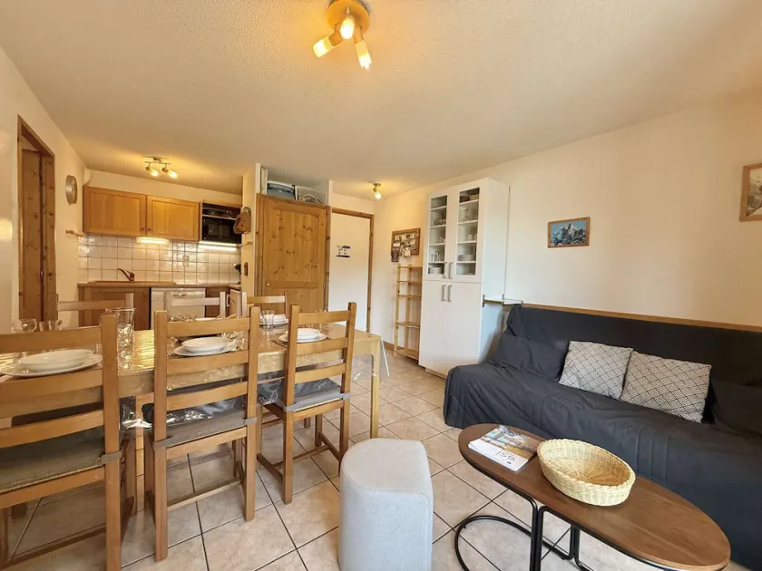 Cozy apartment with parking - 6 people near the lake - Image 1
