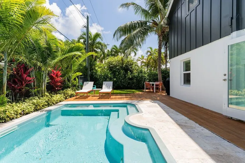 OFF THE HOOK - 3 Bedroom / 3 Bathroom W/ Pool & Parking - Image 1