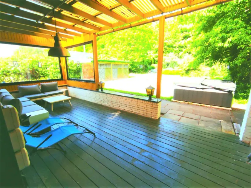 Relax in your whirlpool right next to the forest & 750m to the beach - Image 1