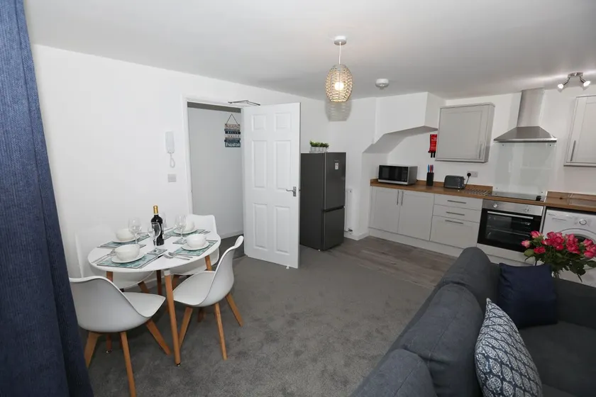Exmouth - Apartment 2, Strand House - Modern 2 Bedroom Apartment, Perfect Location For Access To Beach & Town Centre - Sleeps 6 Guests - NO Parking - Hosted By RENTMYHOUSE - Image 1