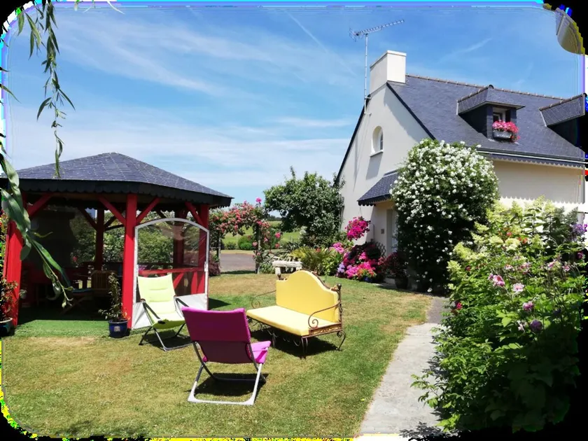 La JacoBinic is a charming gite set between land and sea, 1.5 km from the beaches. - Image 1